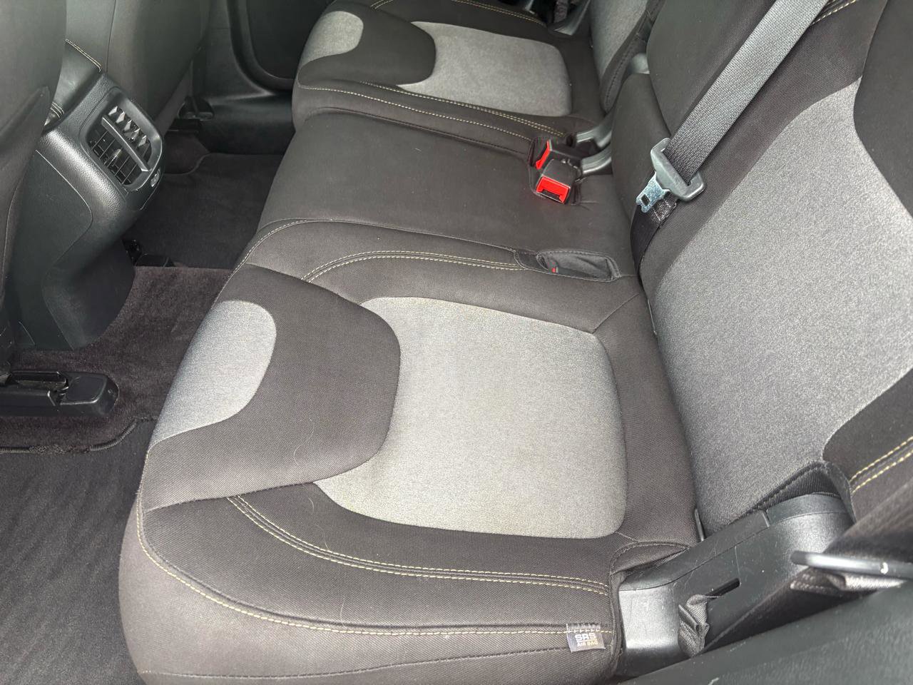 Used 2016 Jeep Cherokee Sport AWD/4WD image 40