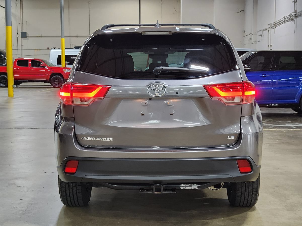 Used 2019 Toyota Highlander Plus FWD image 10