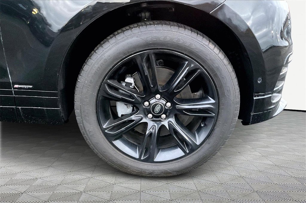 Used 2021 Land Rover Range Rover Velar R-Dynamic S image 34