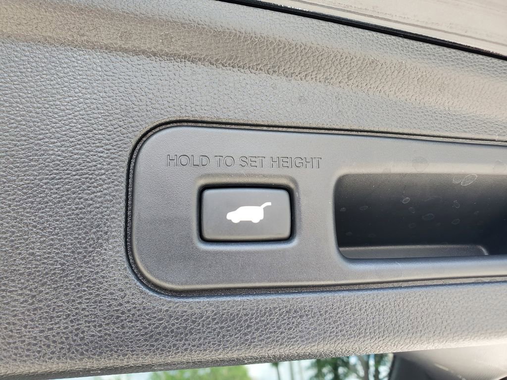 Certified 2024 Acura MDX FWD w/ Technology Package image 9