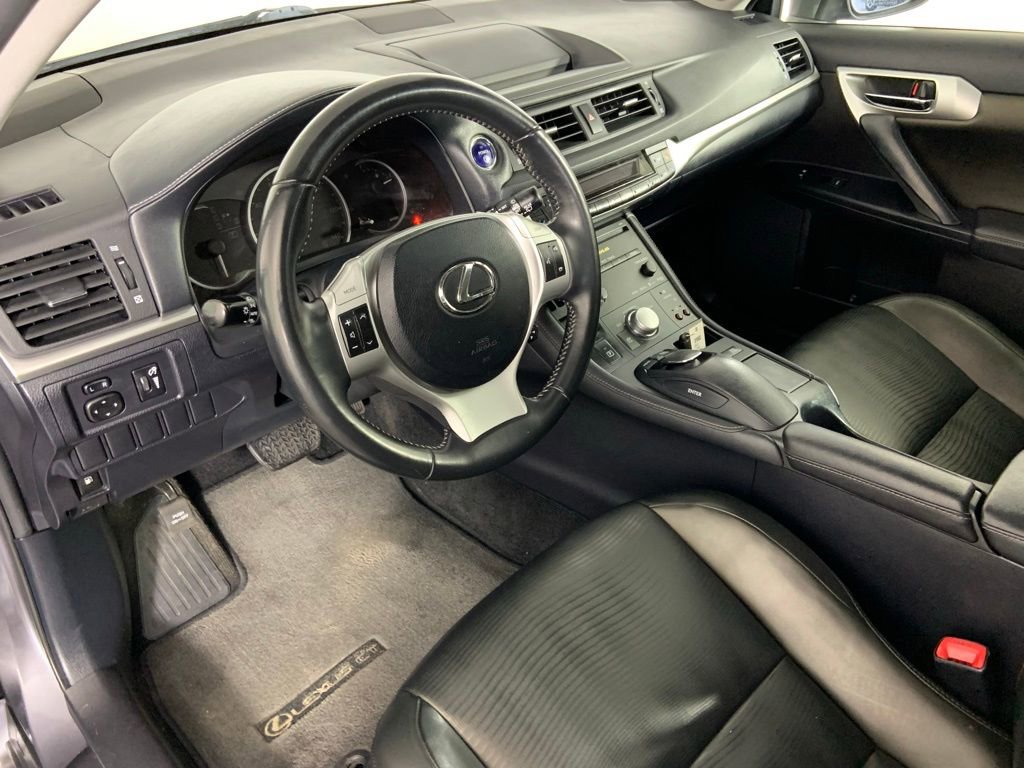 Used 2013 Lexus CT 200h w/ Premium Pkg w/Navigation FWD image 22
