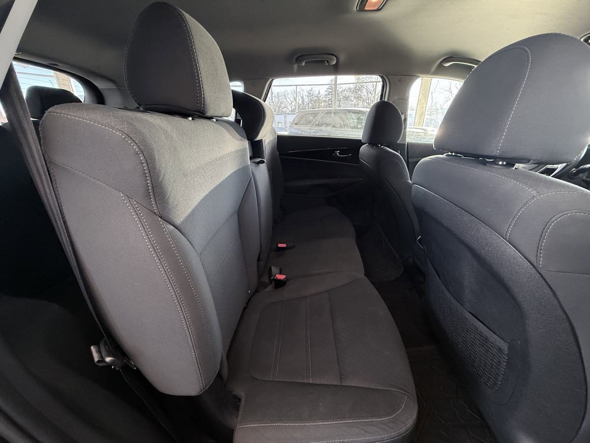 Used 2020 Kia Sorento S image 22