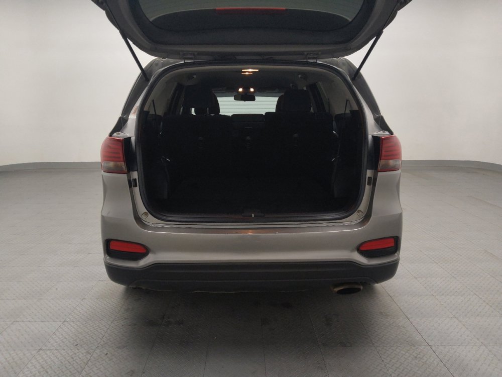 Used 2019 Kia Sorento LX image 29