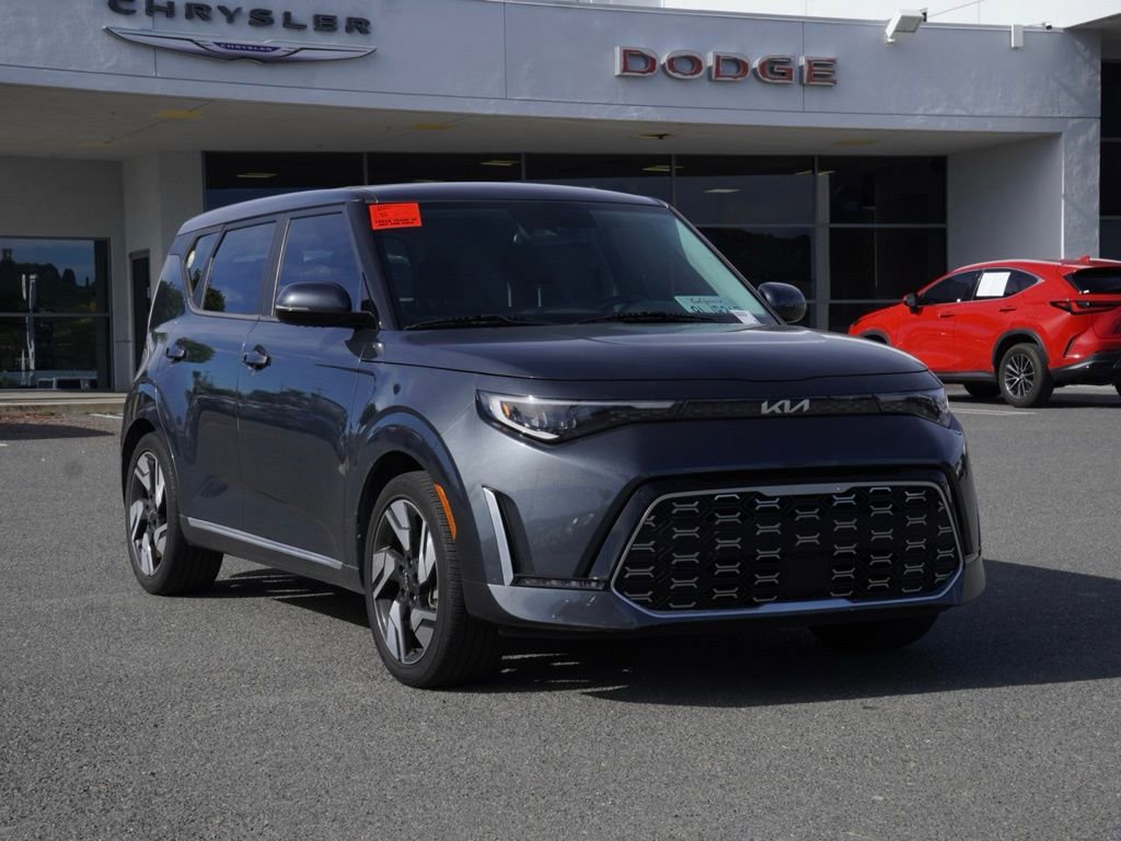 Used 2023 Kia Soul GT-Line w/ GT-Line Technology Package video 2
