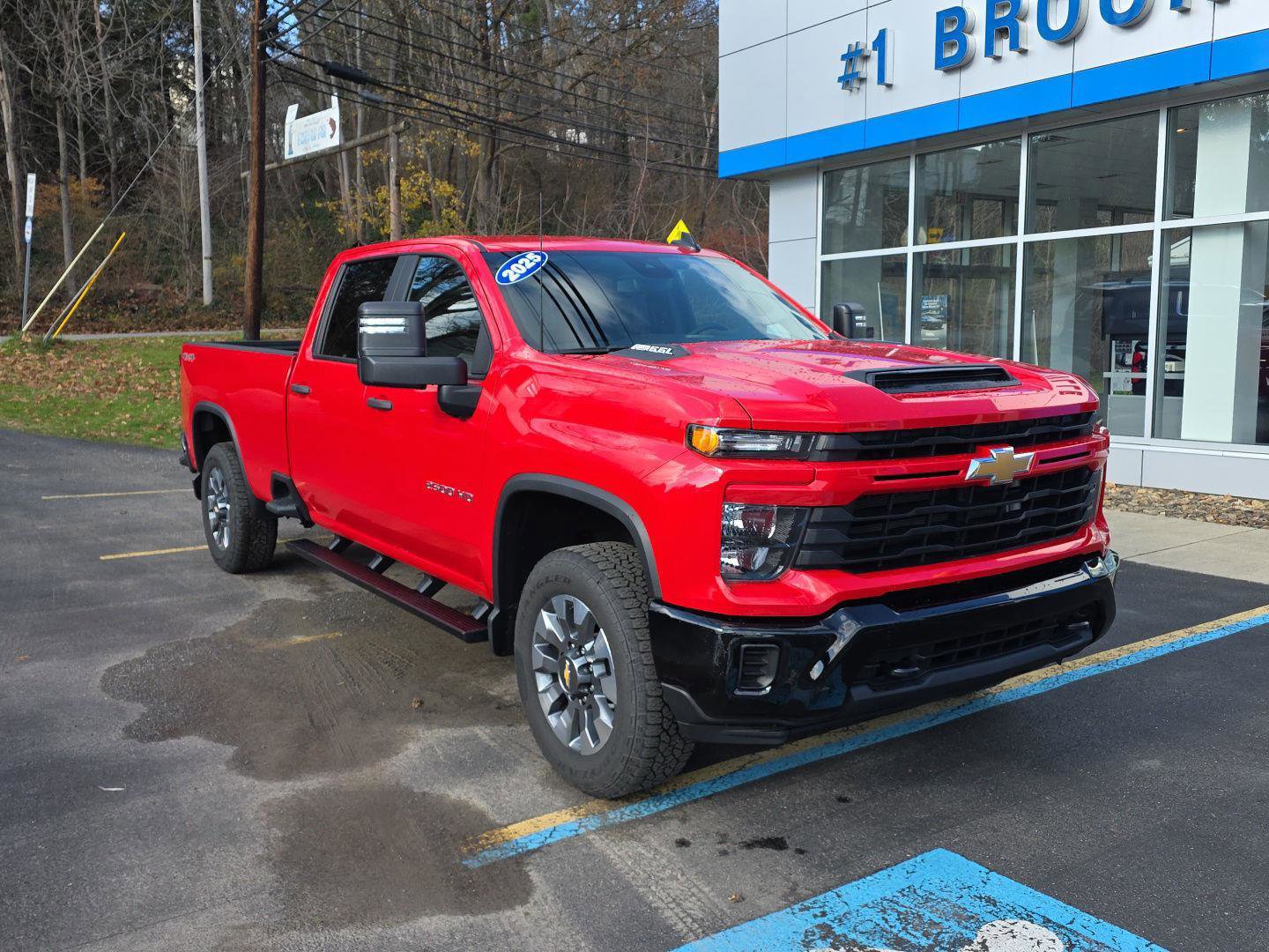 Used 2025 Chevrolet Silverado 2500 Custom image 4