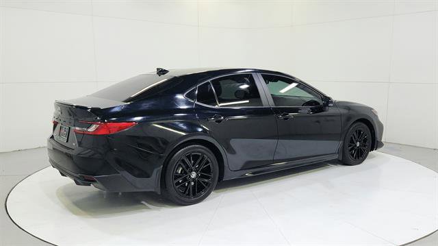 Used 2025 Toyota Camry SE w/ Convenience Package FWD image 8