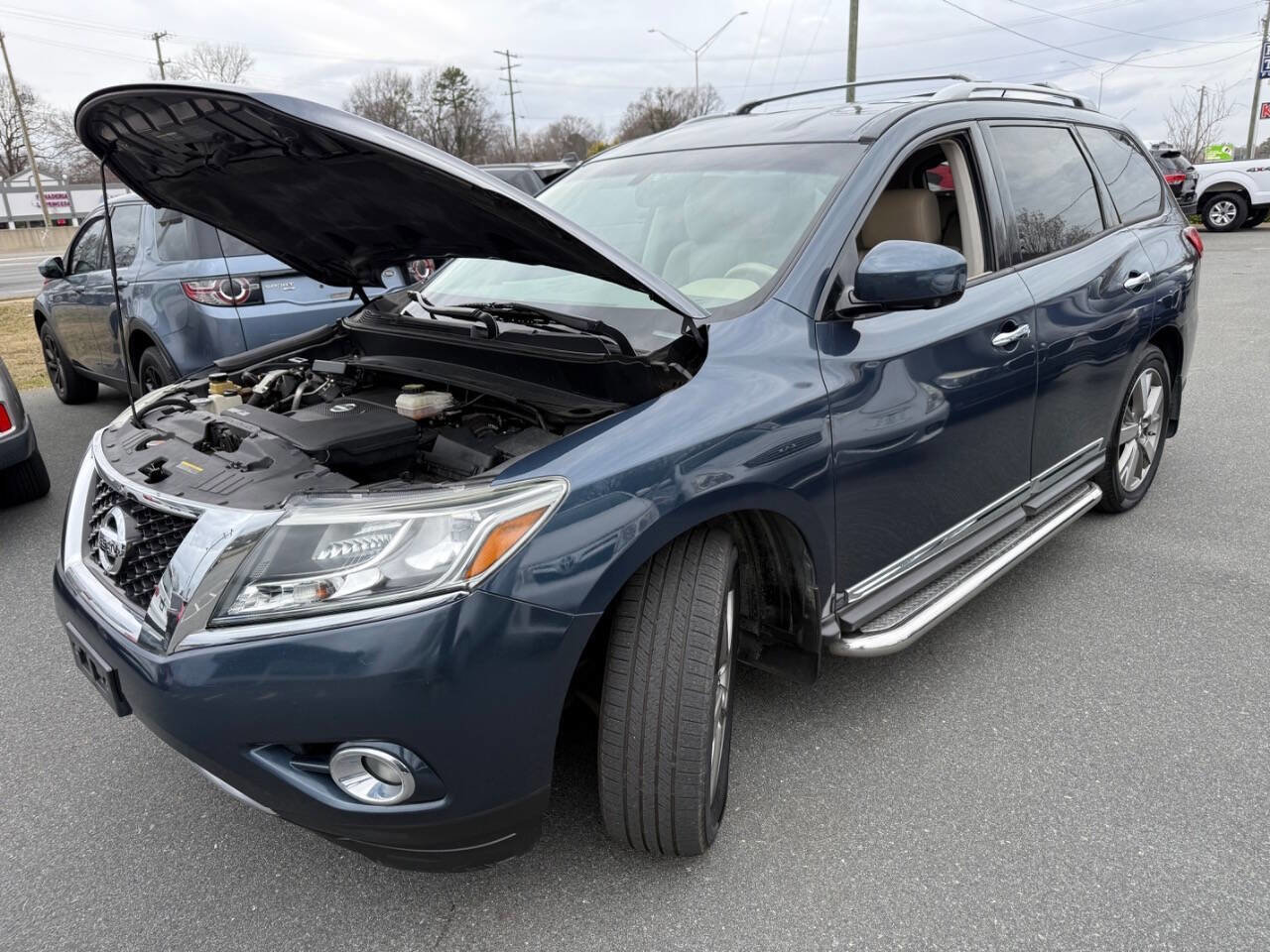 Used 2013 Nissan Pathfinder FWD image 22