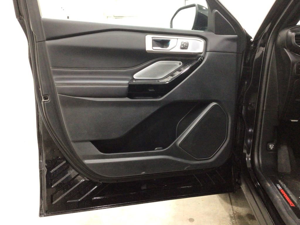 Used 2024 Ford Explorer ST w/ Technology Package image 18