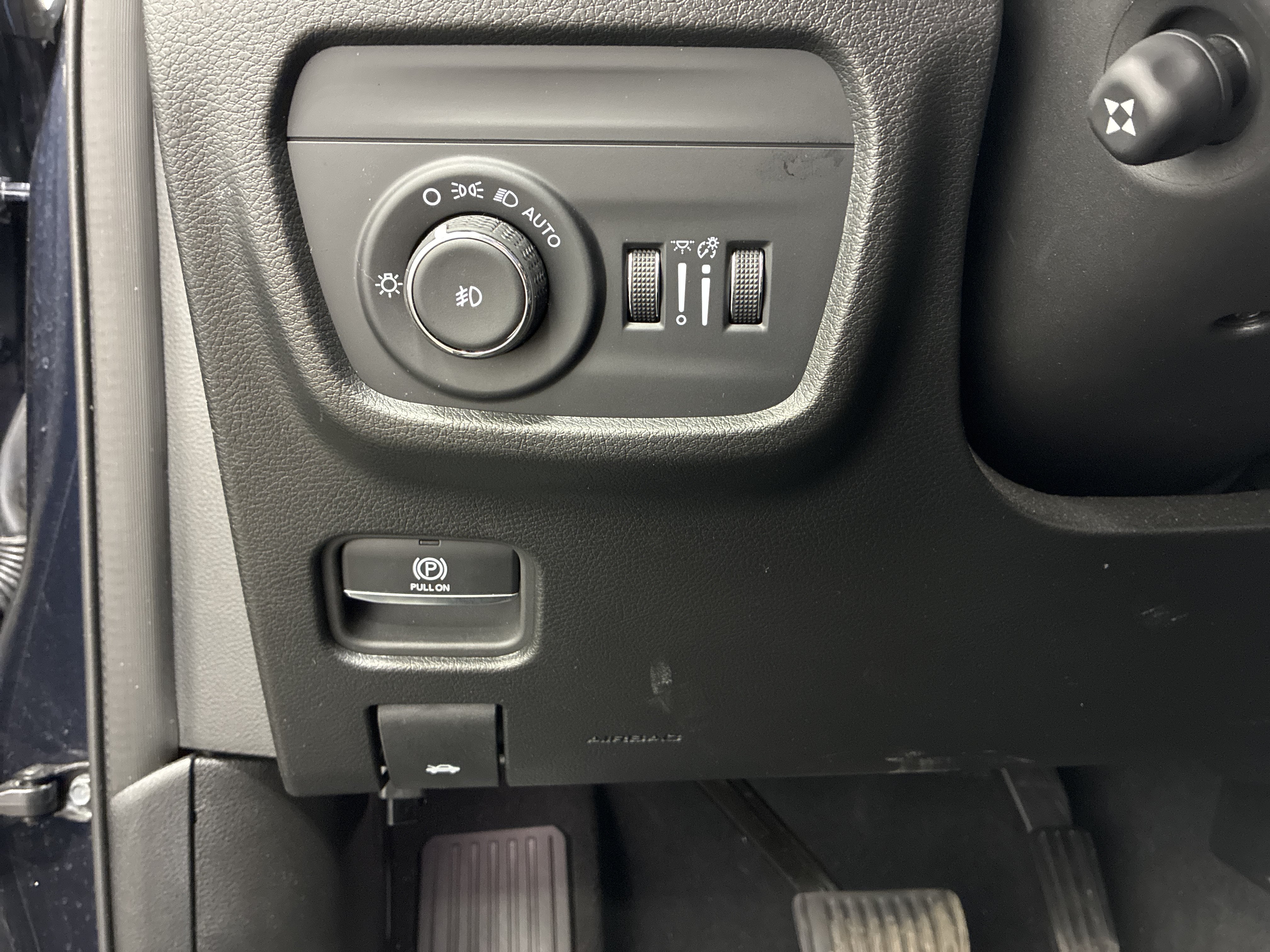 Certified 2024 Jeep Grand Cherokee L Limited w/ Luxury Tech Group II AWD/4WD image 22