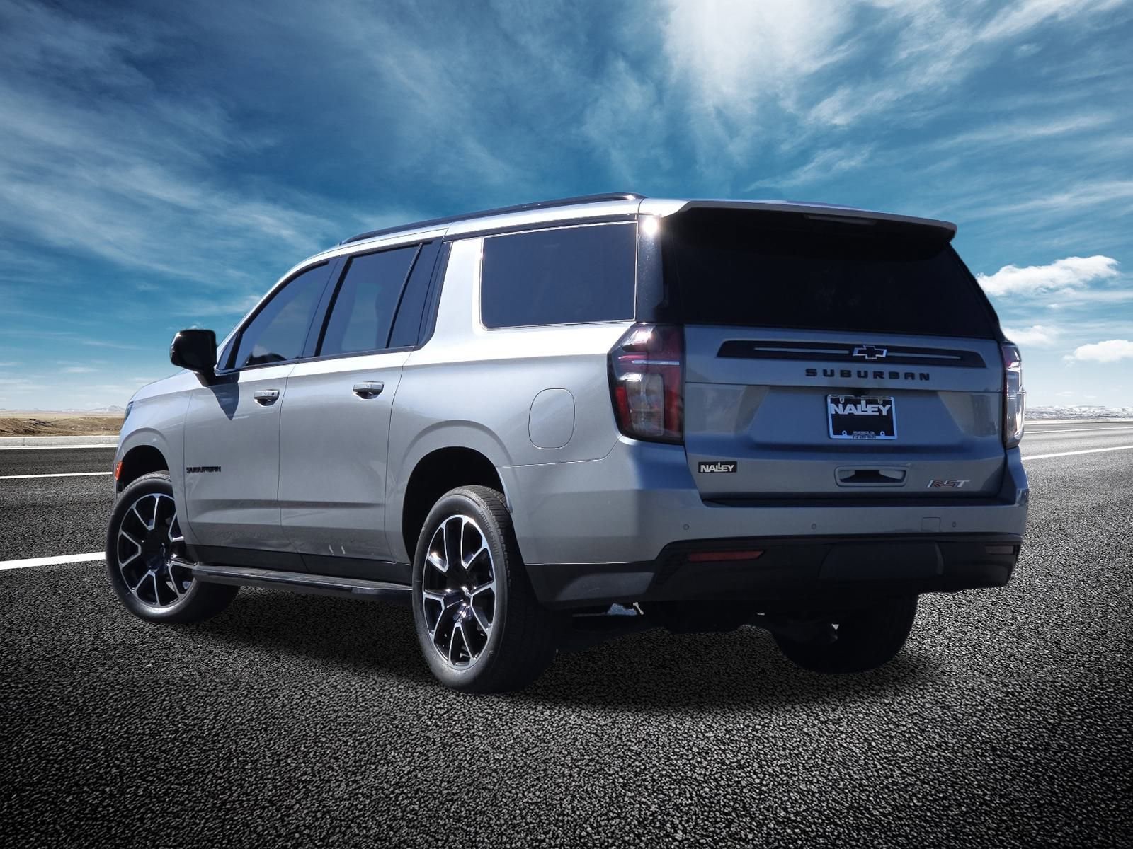 Used 2024 Chevrolet Suburban RST w/ Luxury Package image 16