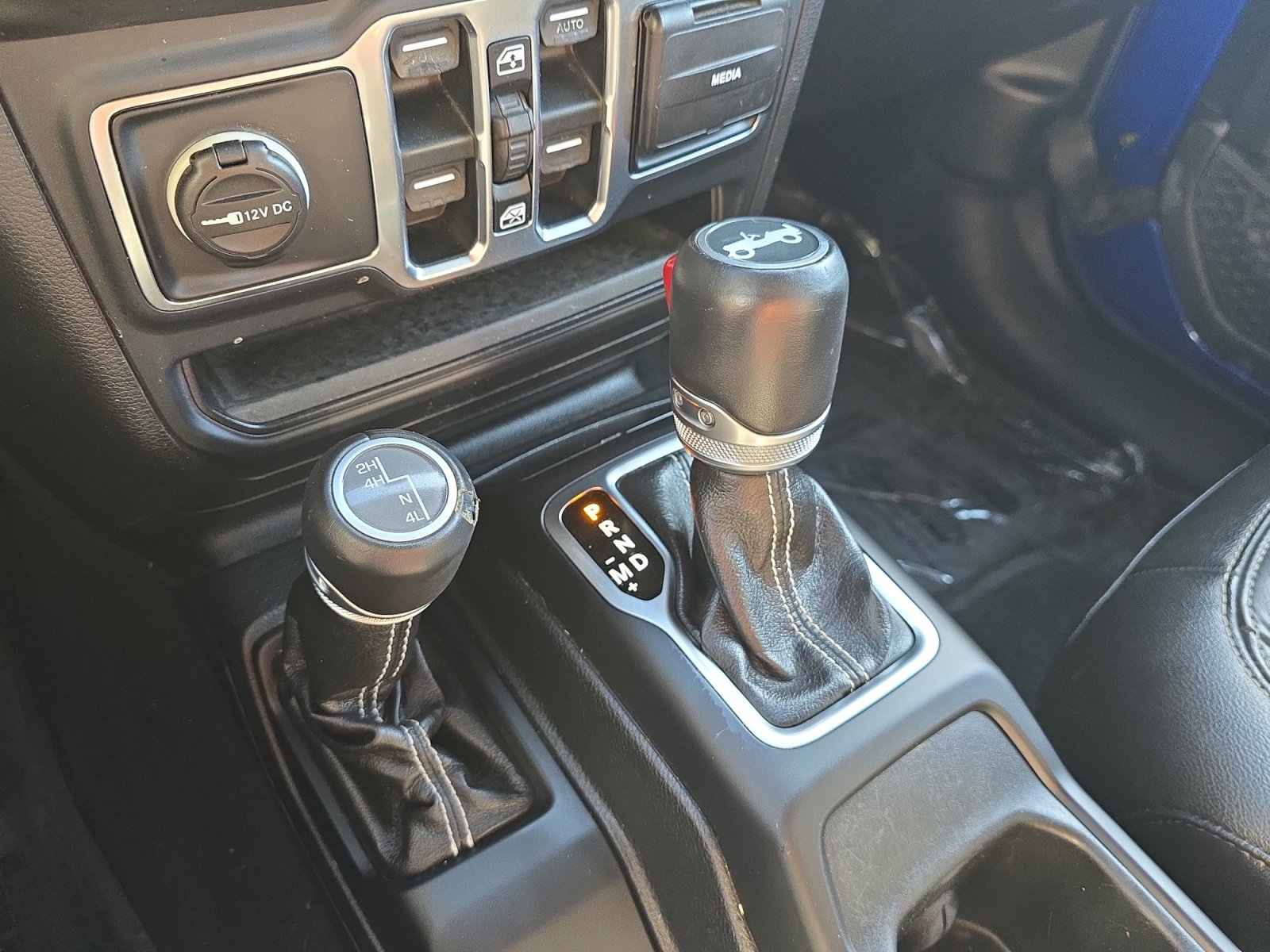 Used 2018 Jeep Wrangler Unlimited Sahara AWD/4WD image 21