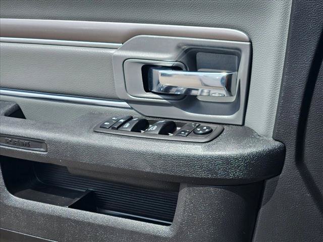 Used 2022 RAM 1500 Classic SLT AWD/4WD image 11