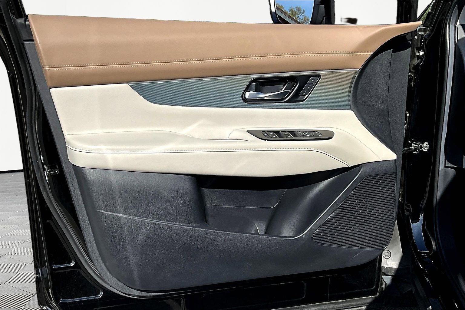 Used 2025 Nissan Murano Platinum w/ Cargo Package image 20