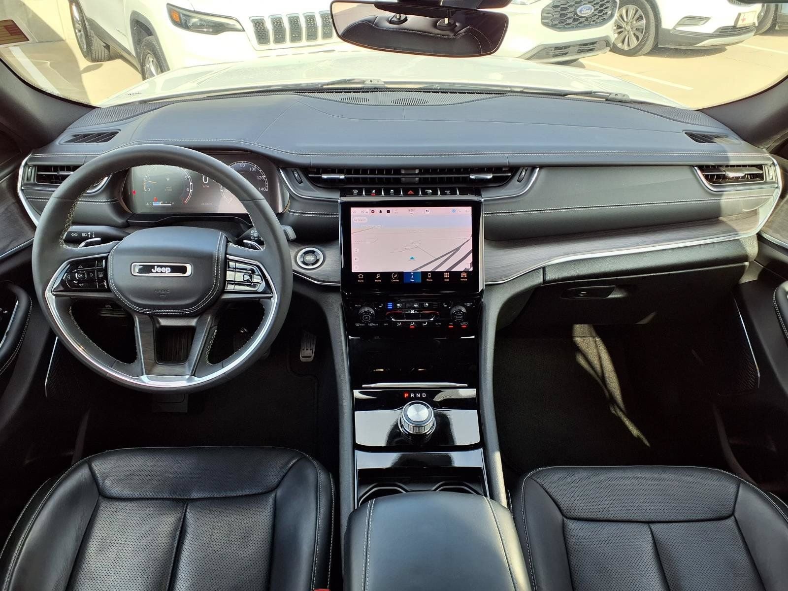 Used 2023 Jeep Grand Cherokee Overland RWD image 10
