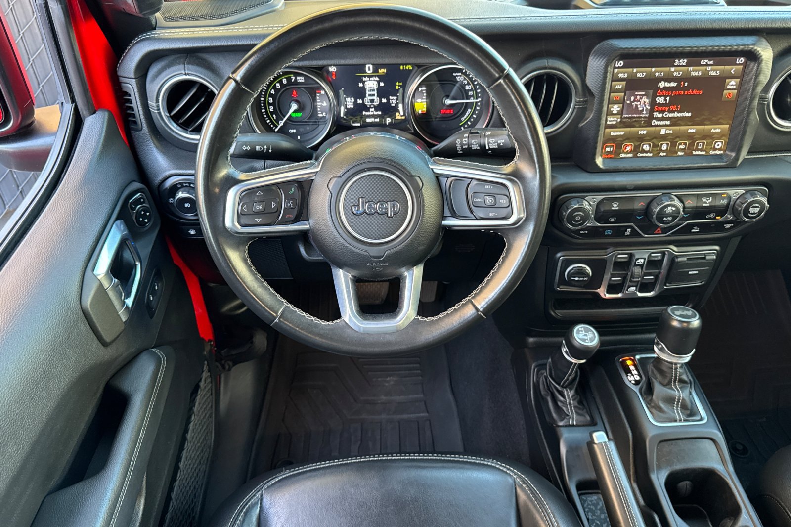 Used 2021 Jeep Wrangler Unlimited Sahara AWD/4WD image 13