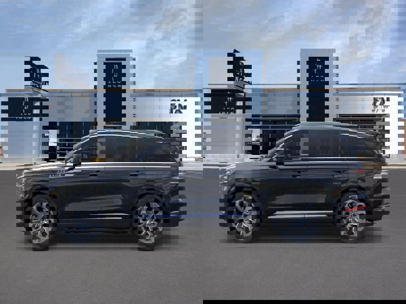 New 2025 Lincoln Aviator AWD image 3