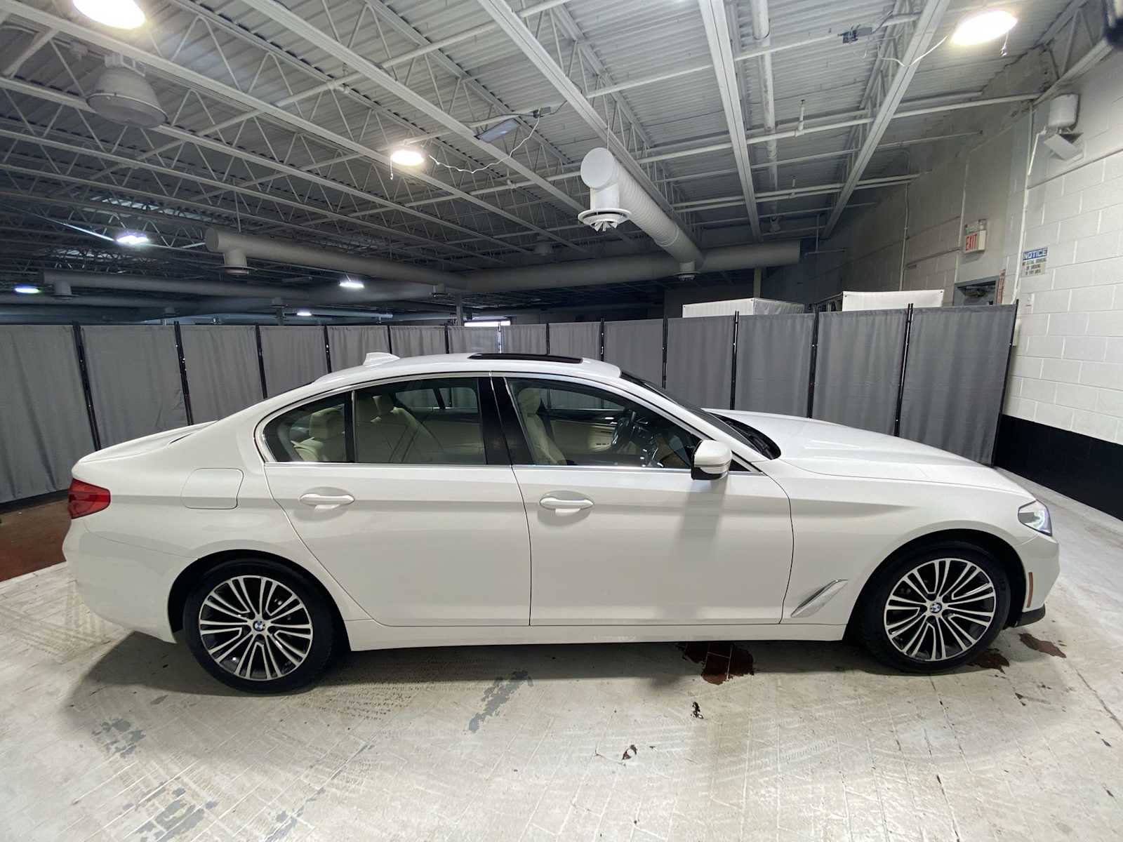 Used 2020 BMW 530i xDrive w/ Convenience Package image 27