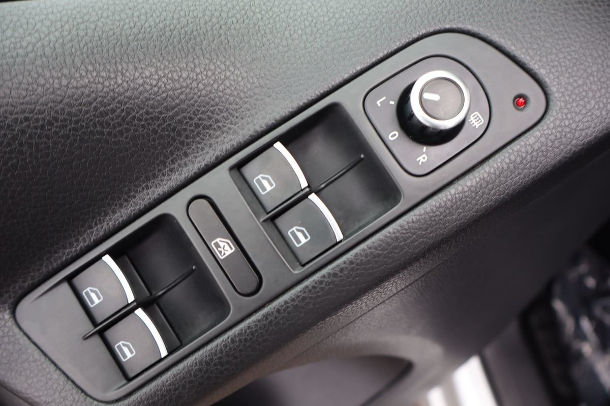 Used 2014 Volkswagen Tiguan SEL AWD/4WD image 27