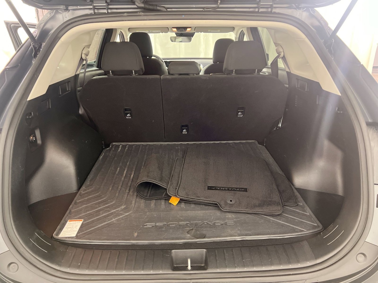 Used 2023 Kia Sportage LX image 25