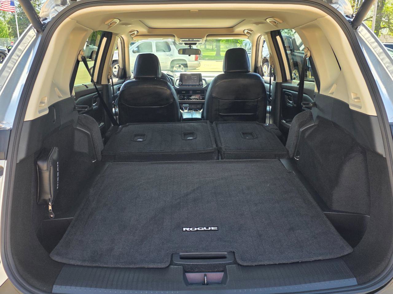 Used 2023 Nissan Rogue SV w/ SV Premium B Package AWD/4WD image 18