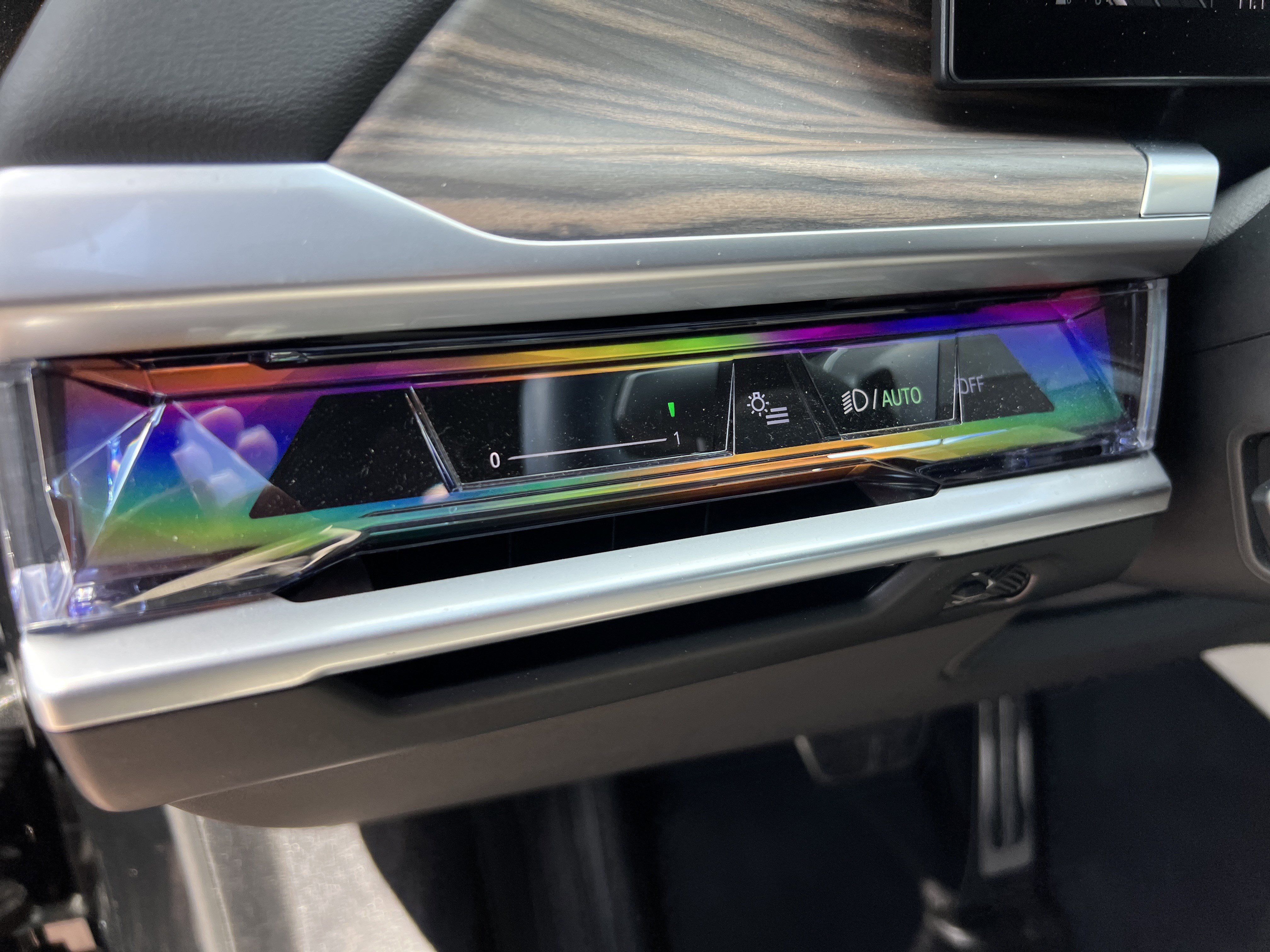 Certified 2025 BMW 740i RWD image 37