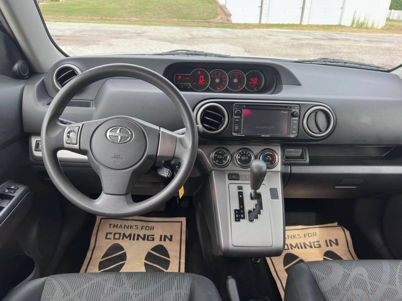 Used 2014 Scion xB FWD image 14