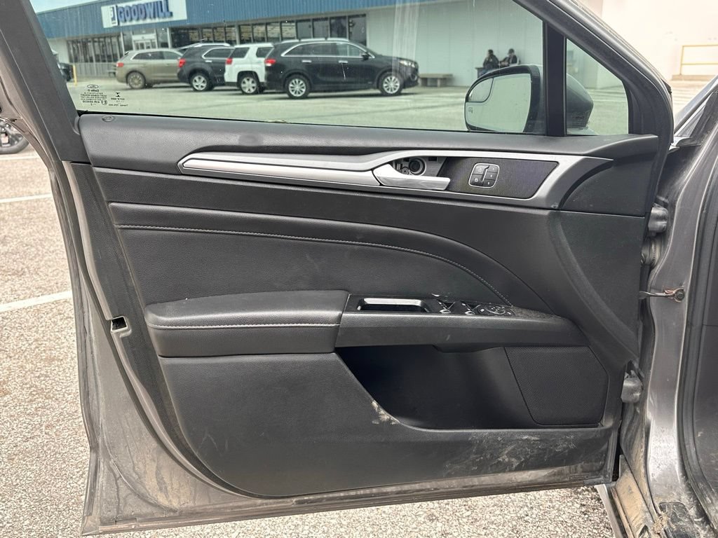 Used 2013 Ford Fusion Titanium FWD image 15