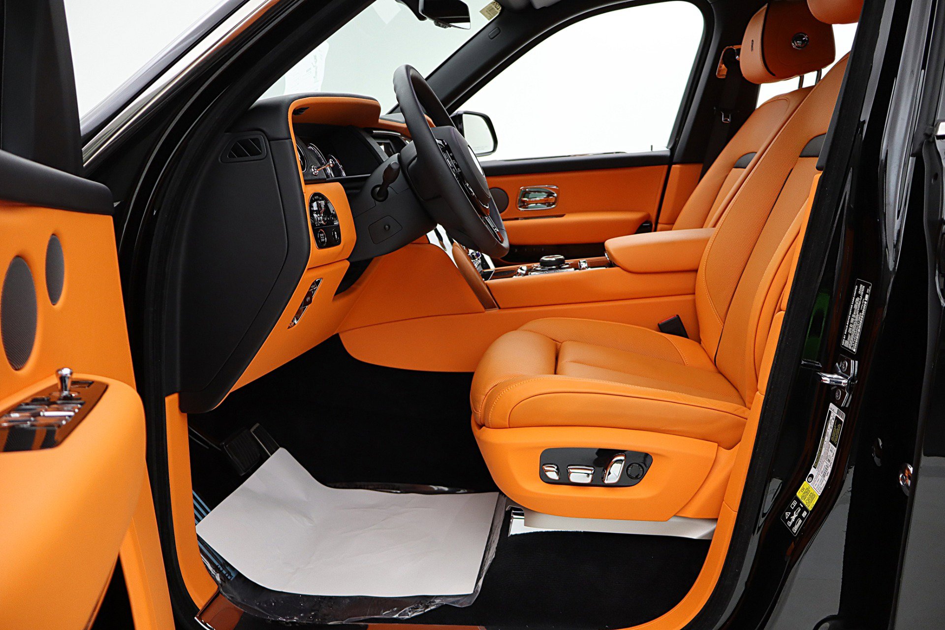 Used 2022 Rolls-Royce Cullinan AWD/4WD image 40