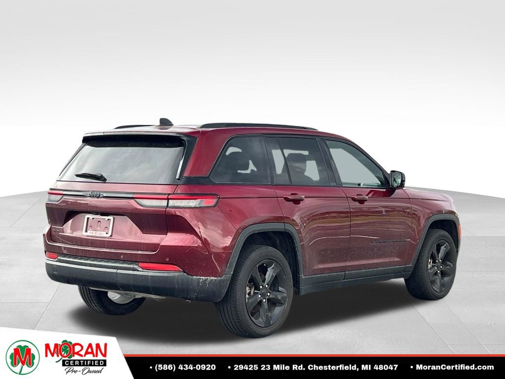 Used 2024 Jeep Grand Cherokee Altitude AWD/4WD image 5