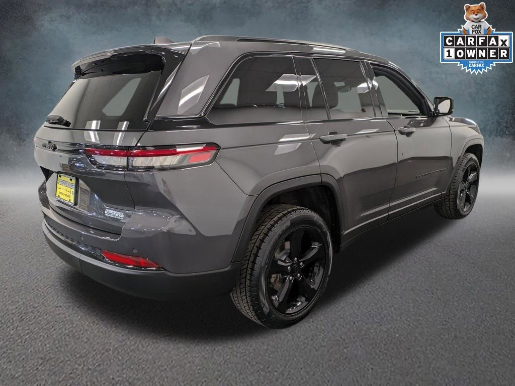 Used 2023 Jeep Grand Cherokee Altitude image 4