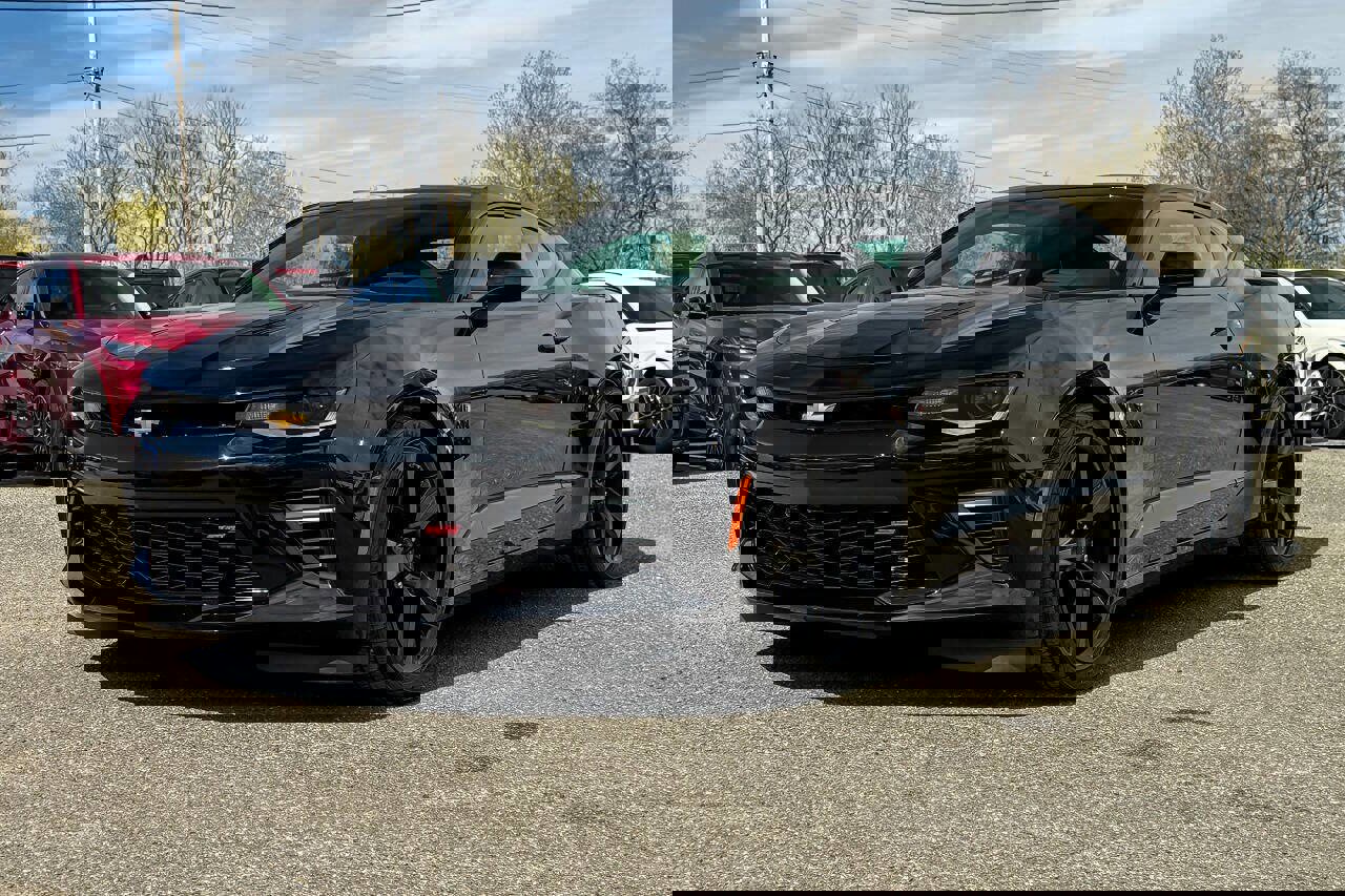 Used 2017 Chevrolet Camaro SS RWD image 7