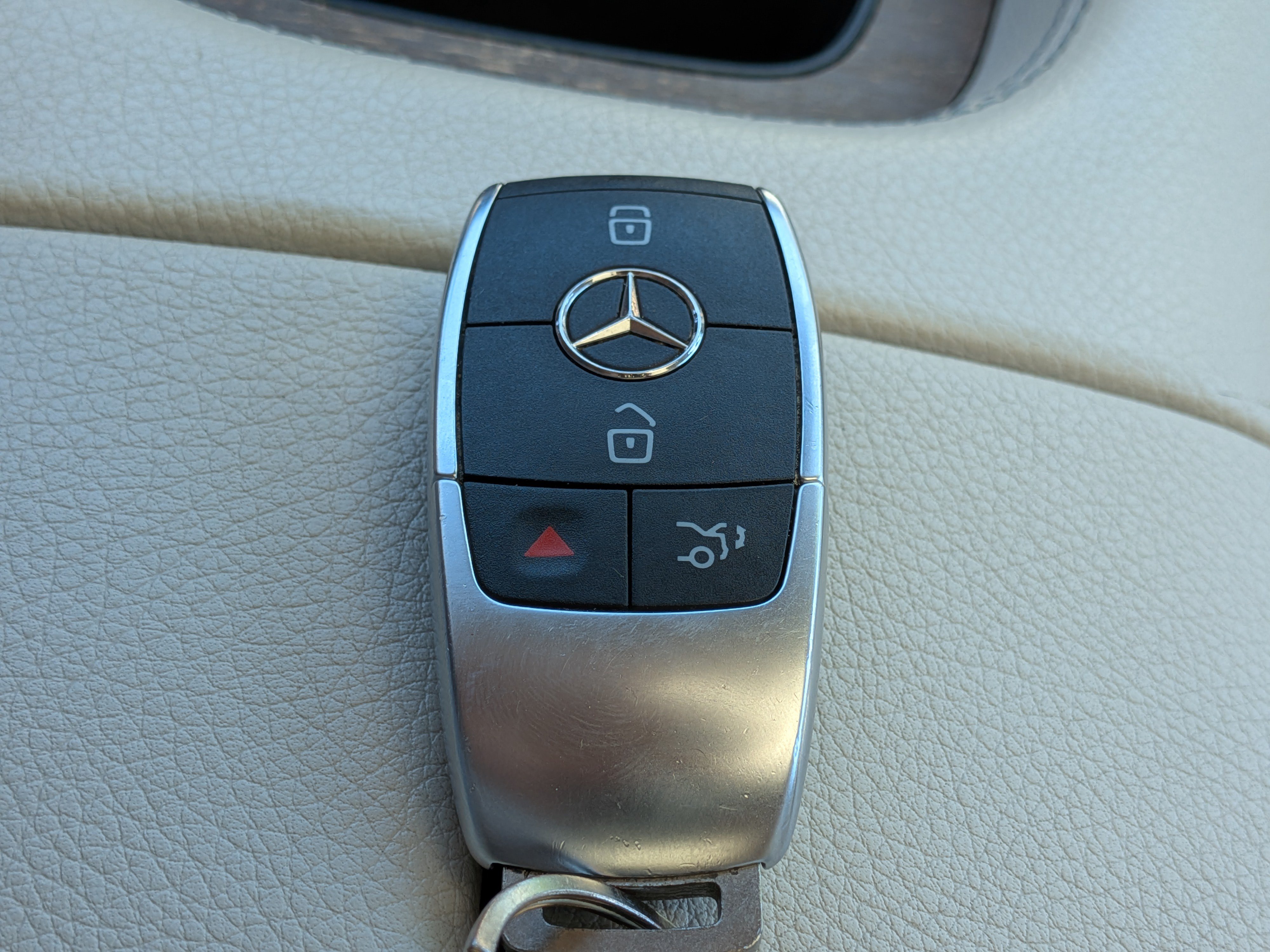 Used 2022 Mercedes-Benz GLE 350 w/ Premium Package image 34