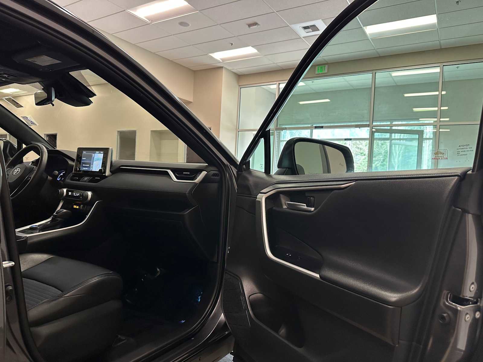 Used 2021 Toyota RAV4 XSE image 28