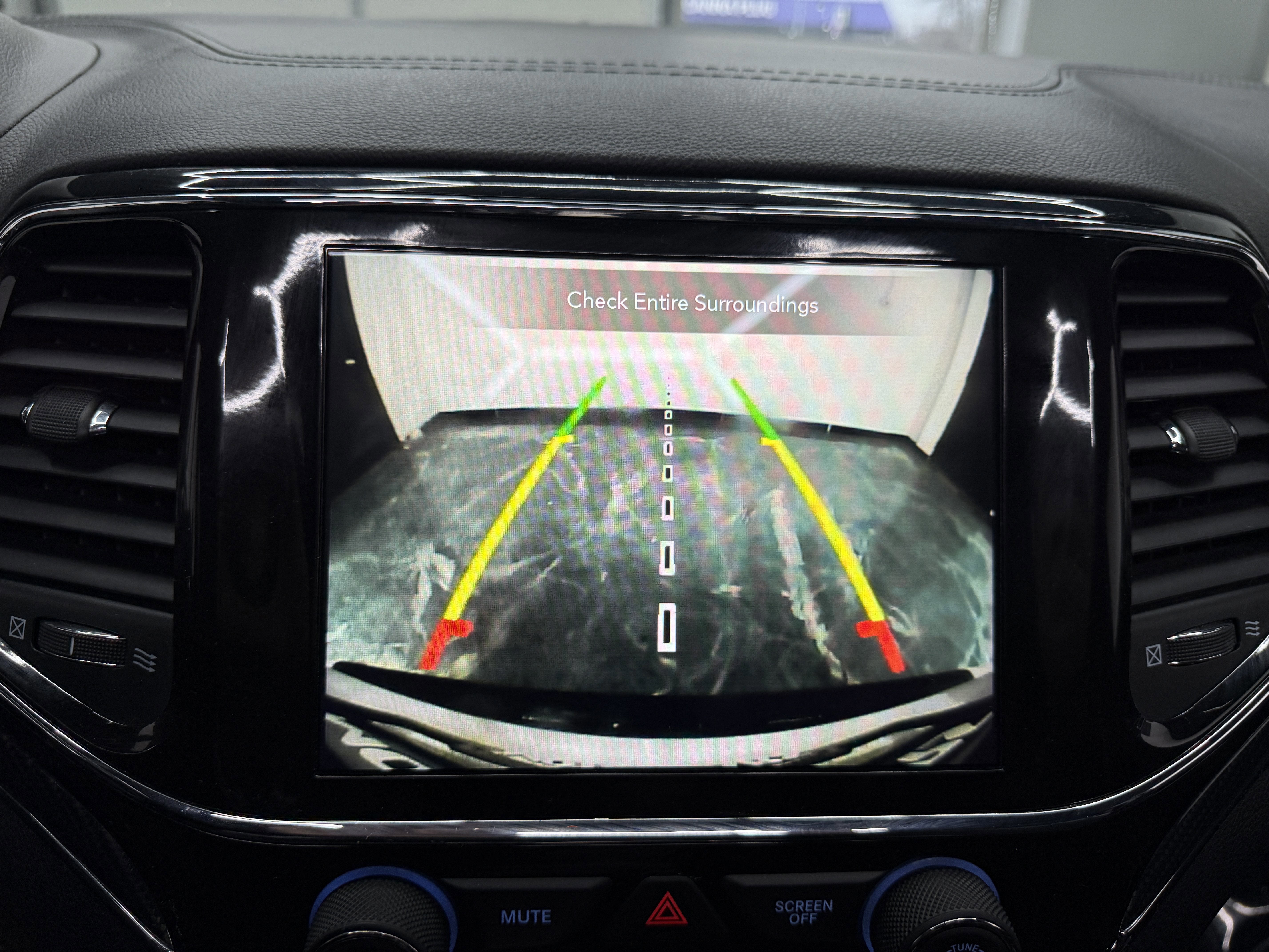 Used 2021 Jeep Grand Cherokee SRT image 15