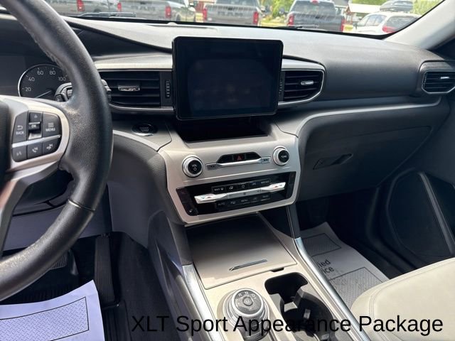 Used 2021 Ford Explorer XLT w/ XLT Sport Appearance Package AWD/4WD image 19