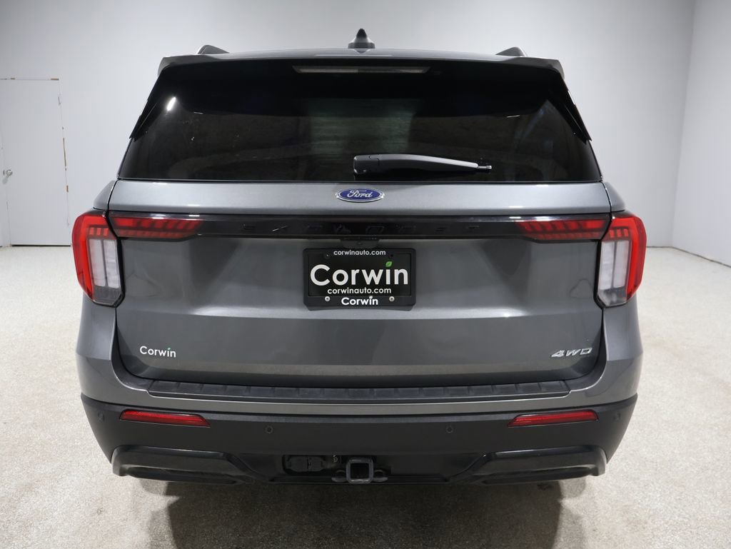 Used 2025 Ford Explorer ST-Line w/ ST-Line Street Pack image 3