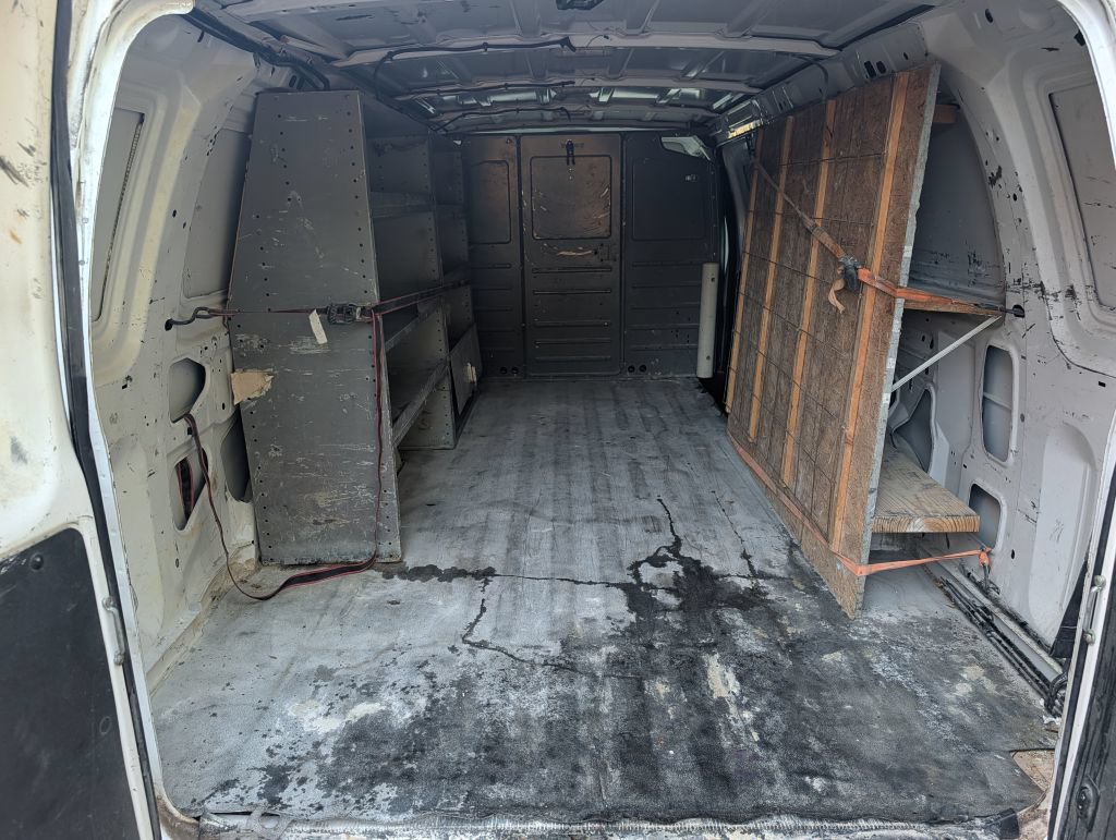 Used 2014 Ford E-250 and Econoline 250 Extended w/ Power Group RWD image 17