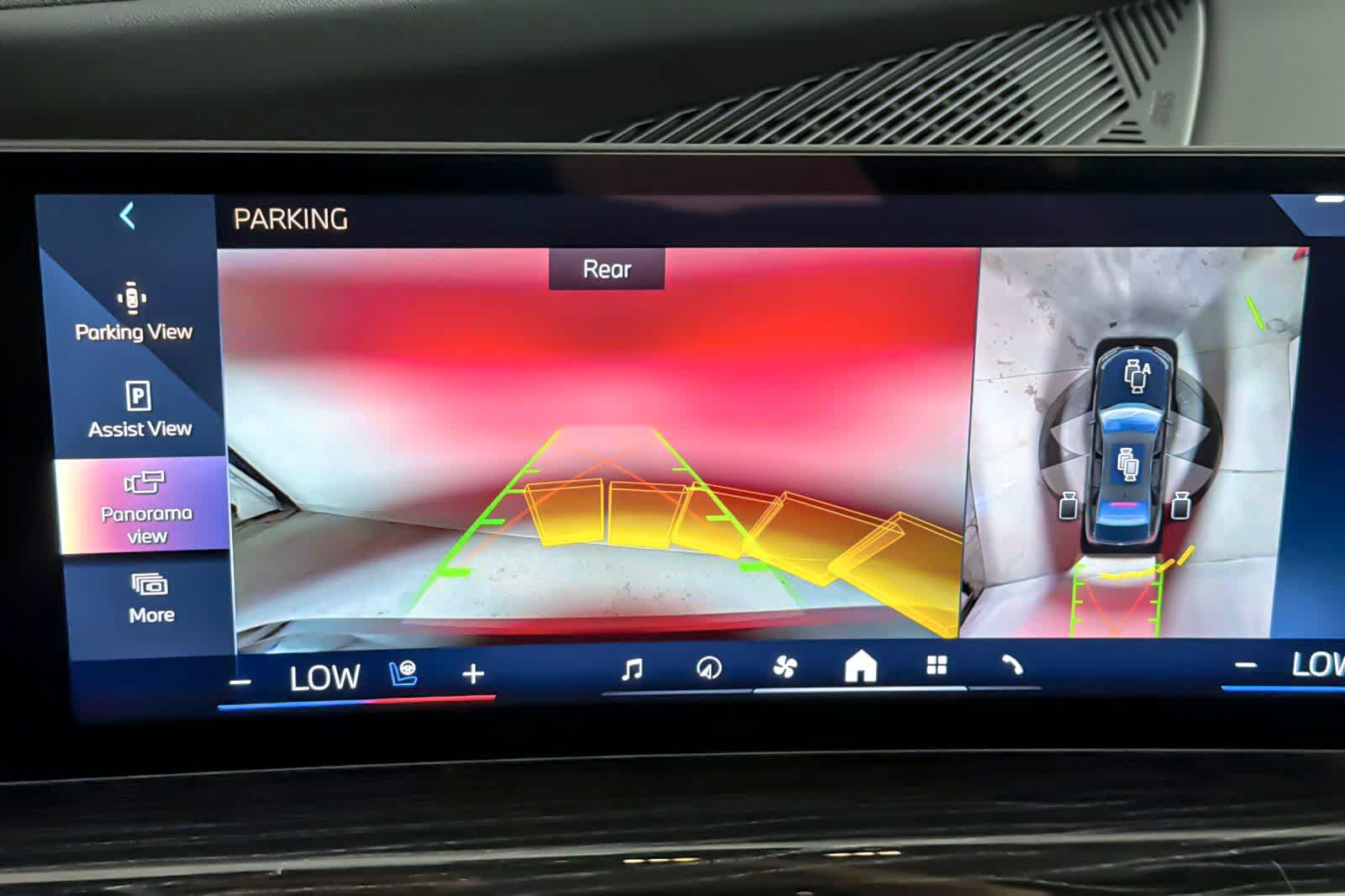 Used 2025 BMW i7 xDrive60 AWD/4WD image 19