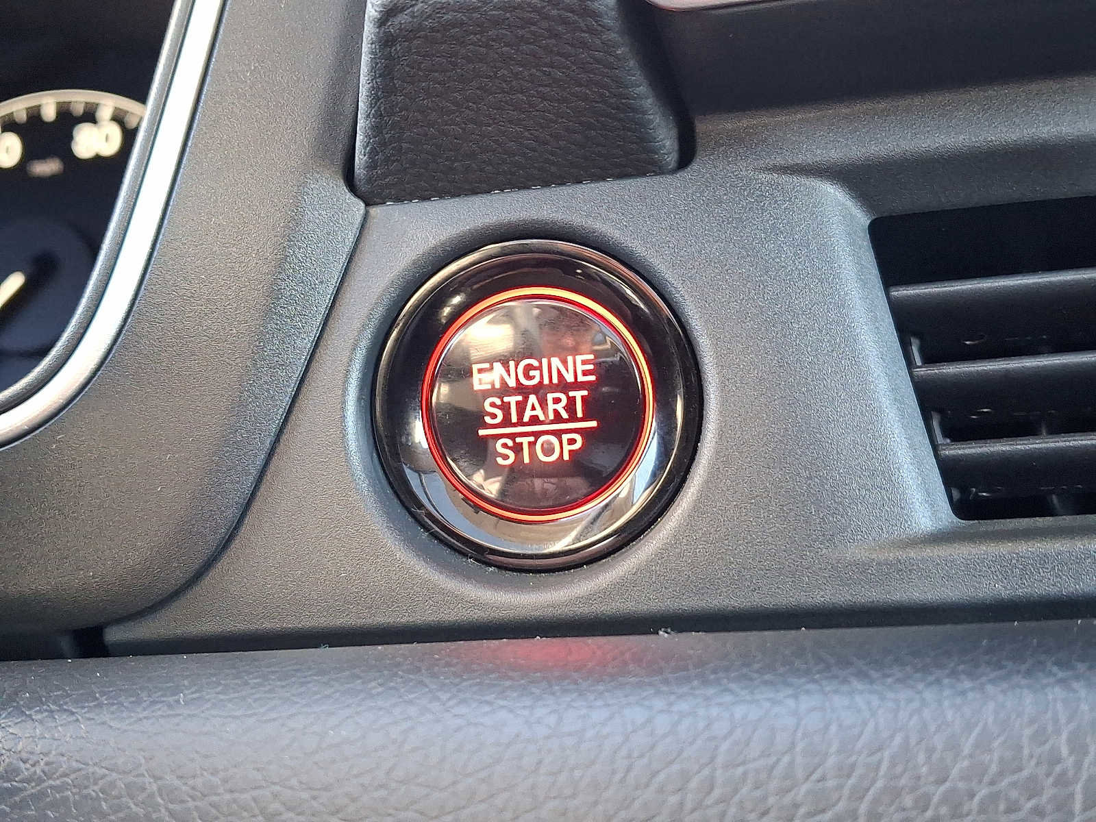 Used 2023 Honda Pilot Touring image 30