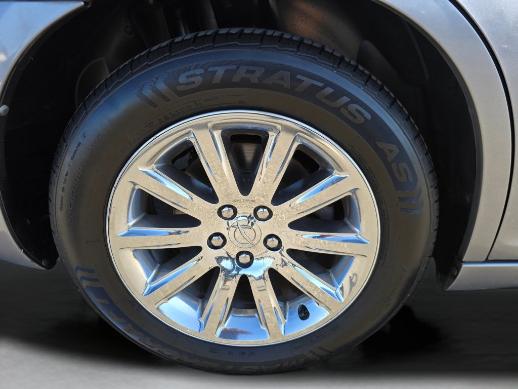 Used 2011 Chrysler 300 C RWD image 29