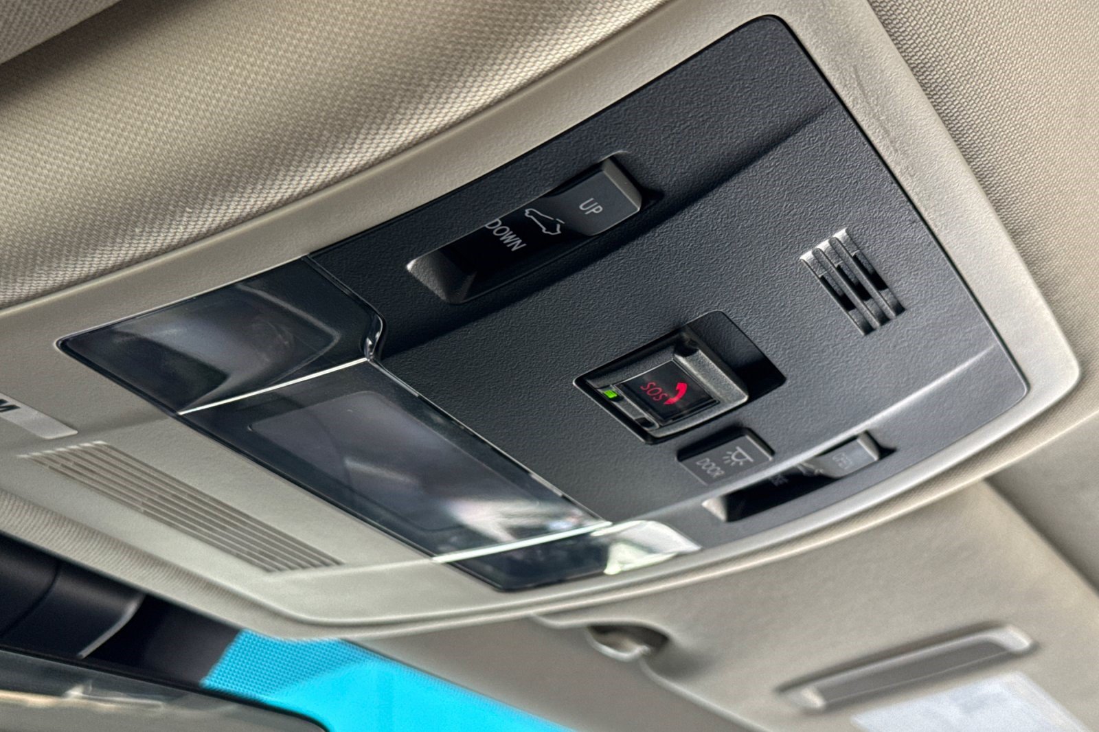 Used 2025 Lexus ES 300h w/ Premium Package FWD image 22
