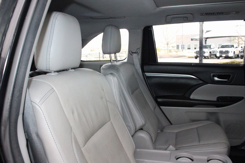 Certified 2018 Toyota Highlander Limited Platinum image 55
