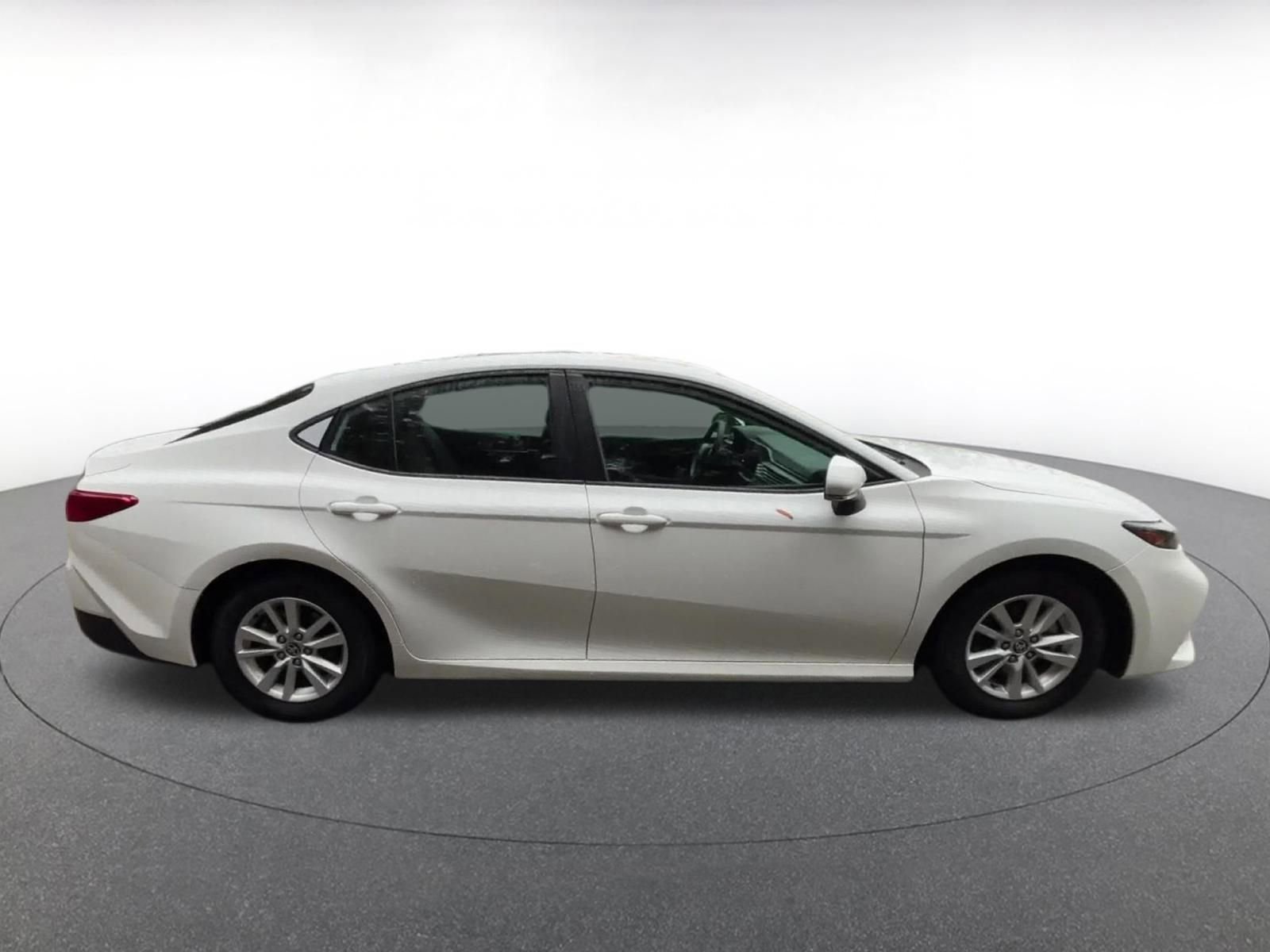 Used 2025 Toyota Camry LE image 16