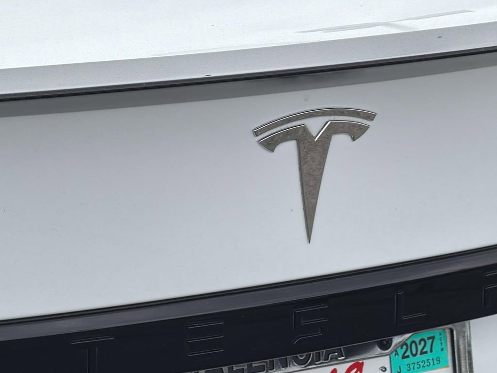 Used 2022 Tesla Model S Plaid image 6