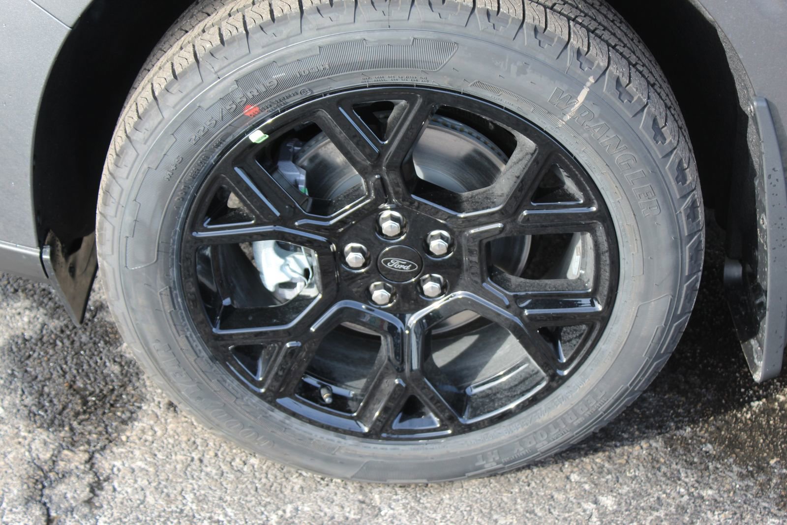 New 2026 Ford Maverick Lariat w/ Black Appearance Package image 2