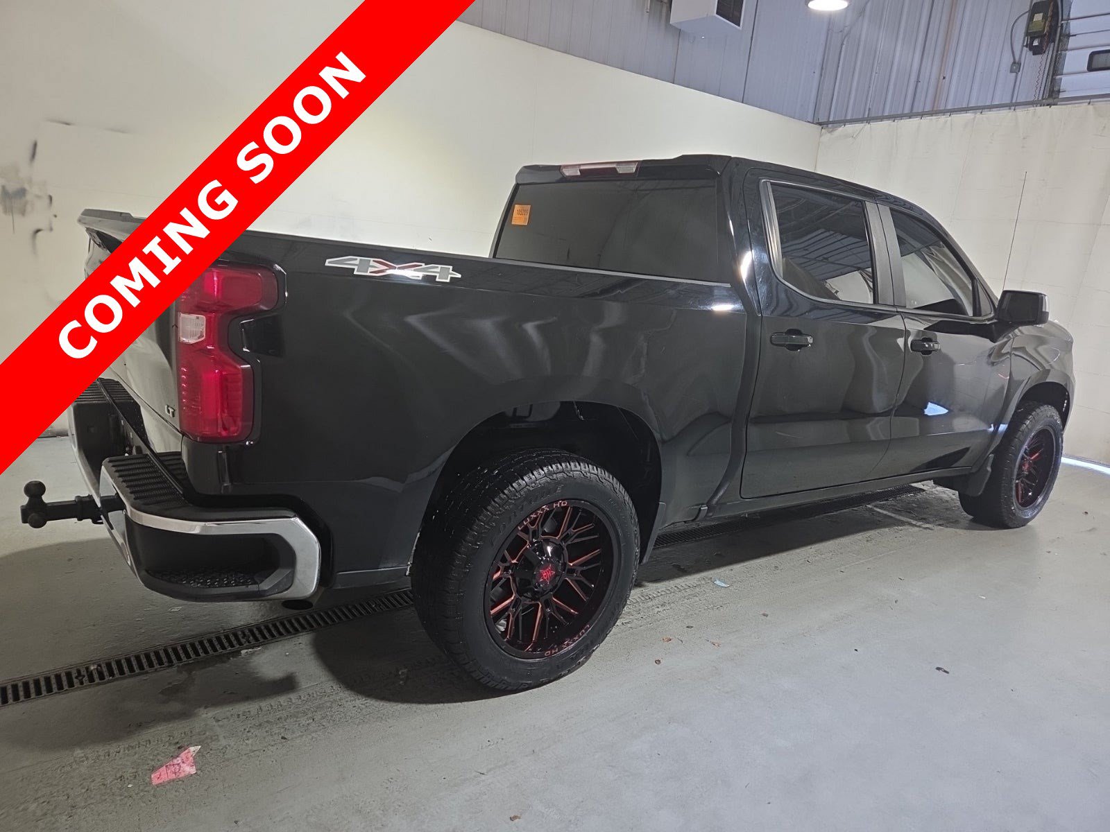Used 2024 Chevrolet Silverado 1500 LT AWD/4WD image 5