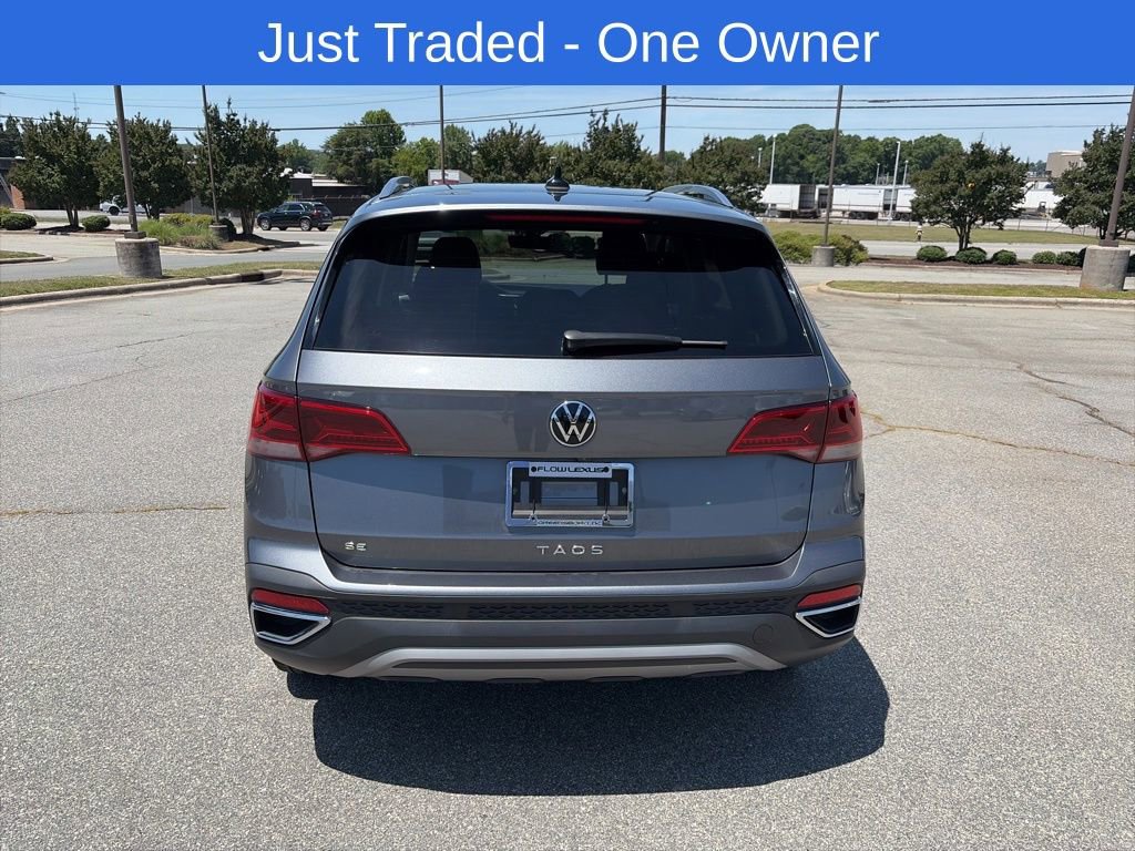 Used 2023 Volkswagen Taos SE FWD image 3