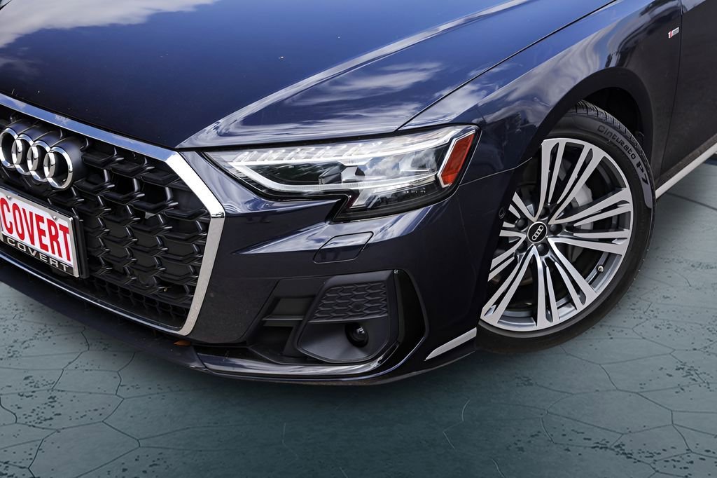 Used 2023 Audi A8 L 3.0T image 3