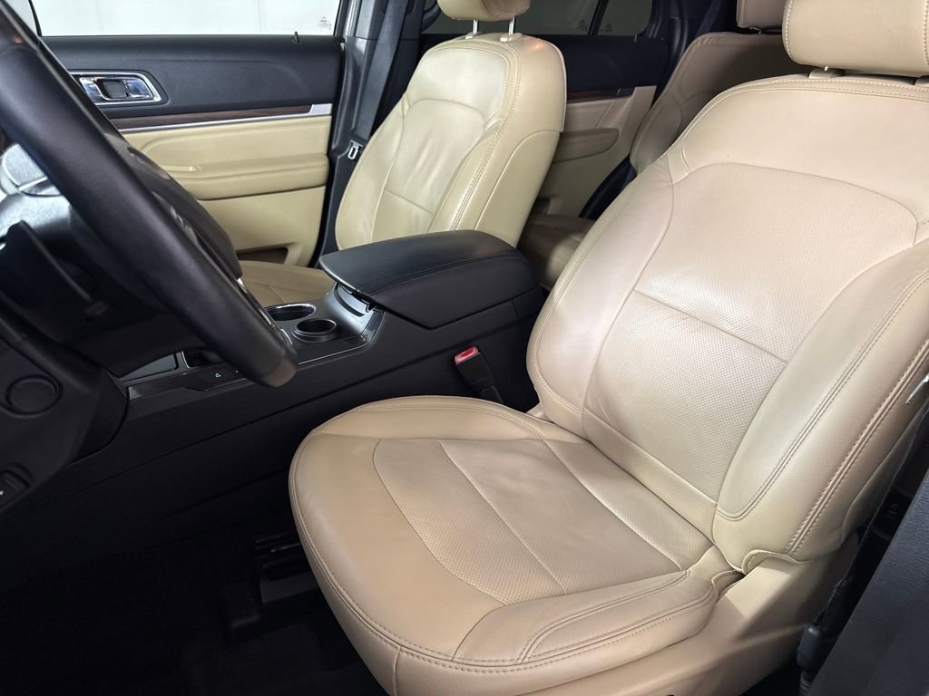 Used 2017 Ford Explorer Limited w/ Equipment Group 301A image 11
