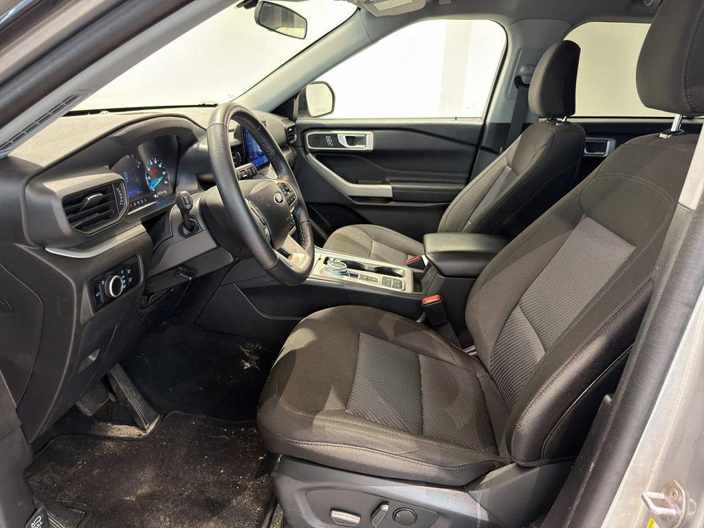 Used 2023 Ford Explorer XLT RWD image 12